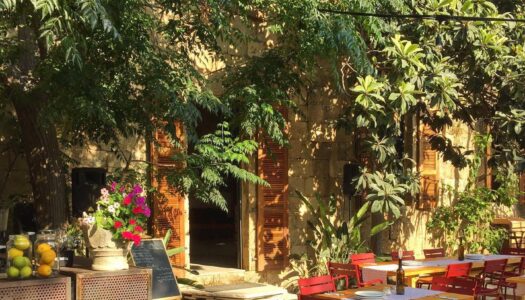 Villa paradiso, image of the restaurant under trees