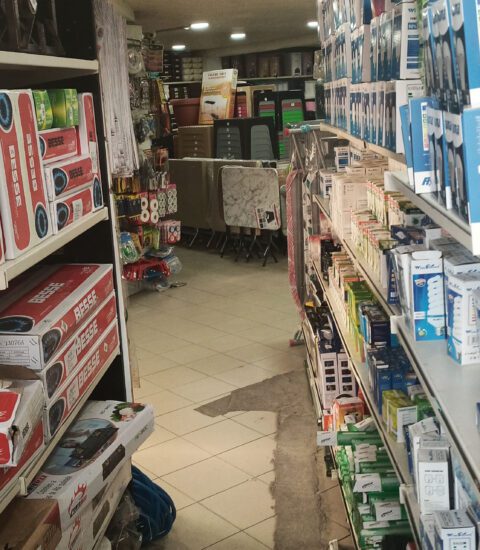 Al king, image of home appliances inside the shop