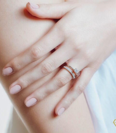 Farah El Khoury Jewelry, image of a hand showing golden ring