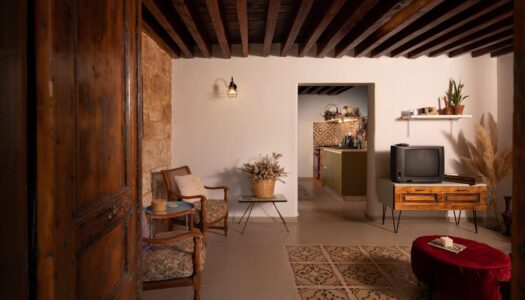 La Ruelle, living room