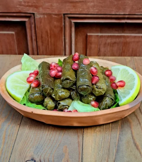 Teta’s Mezza House, Wara2 eenab Plate