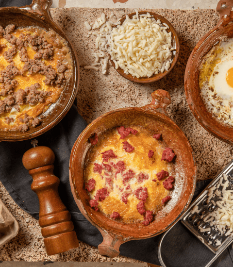 Furn-Merchak, image of plate of eggs and sausages