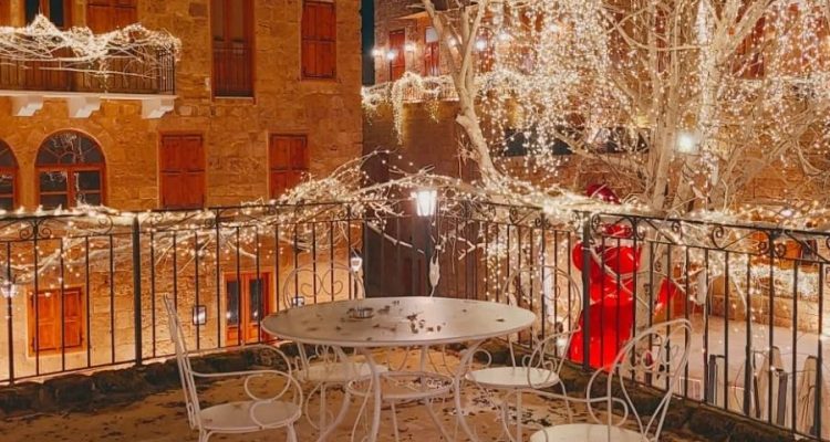 Get ready to make your Batroun Christmas extra special! For the third year in a row, Batroun celebrates Christmas in the most magical ways with “Batroun Capitale de Noël”, from decorations to kids’ entertainment and many more exiting activities. Batroun_Christmas_Post_2023