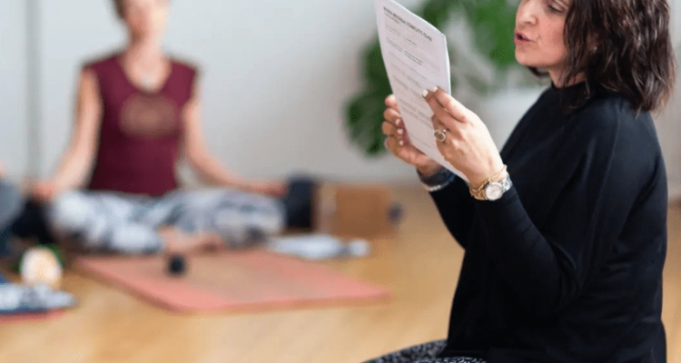 Faye Lawand in Darma Ji