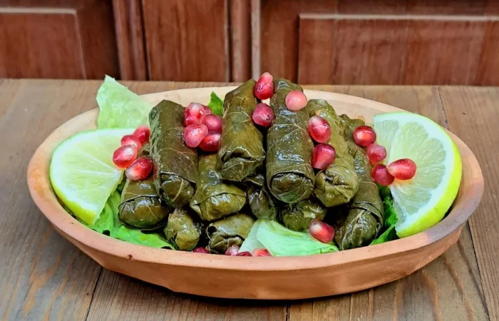 Teta’s Mezza House, Wara2 eenab Plate