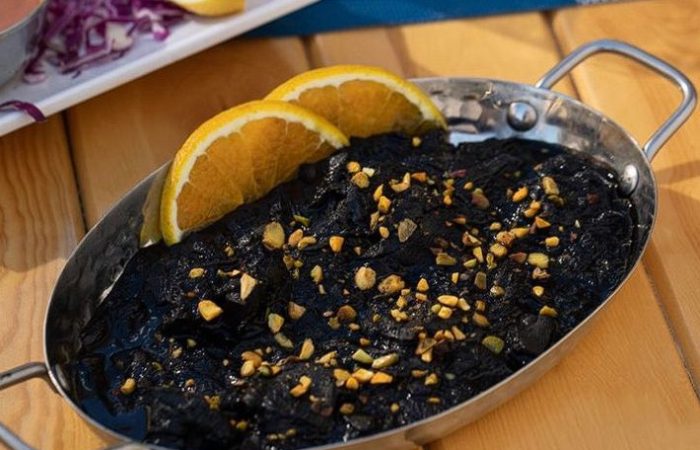 Samak Express, image of seafood plate with lime